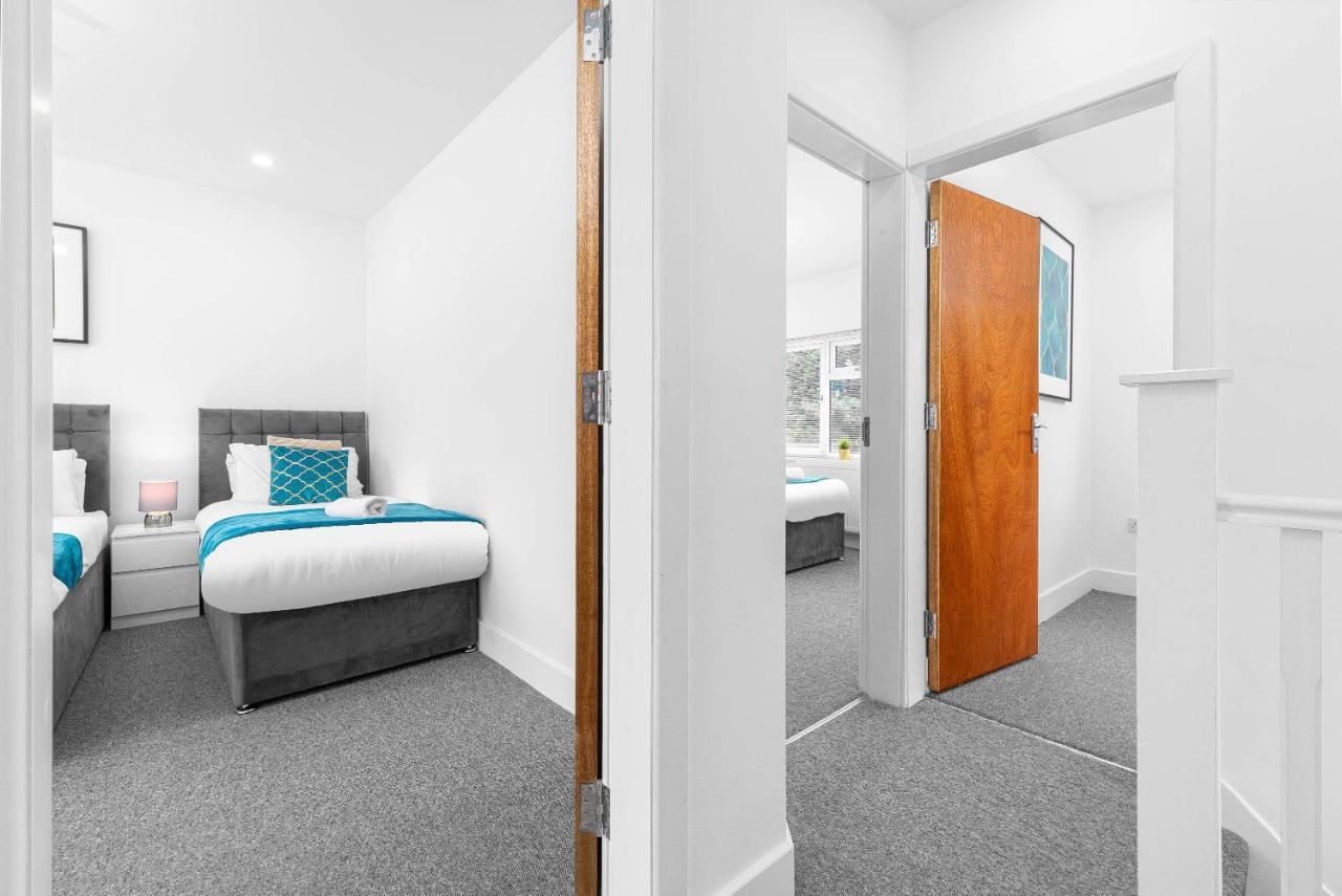 5 Bedroom House - 10 Guests - Multiple Off Street Parking - Garden - Smart Tv - Wifi - Contractors - Families - Groups バーミンガム エクステリア 写真